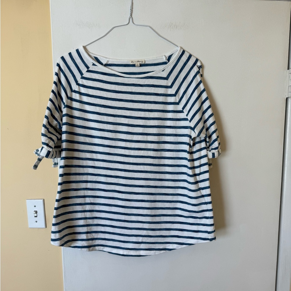 JANE AND DELANCEY cold shoulder top - size L - EUC - Anthropologie
